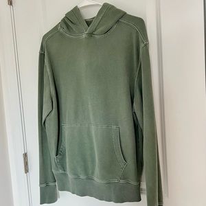PULLOVER HOODIE
